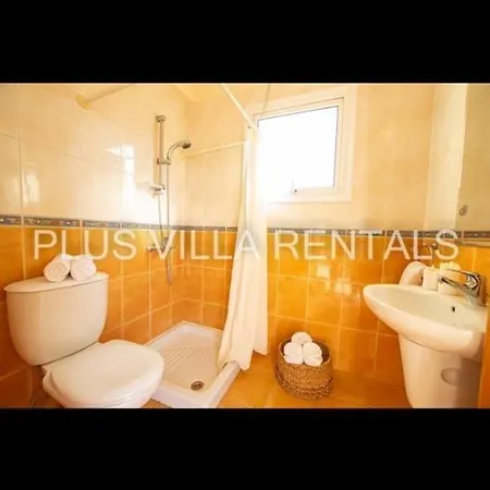 4 In Ayia Thekla Appartement