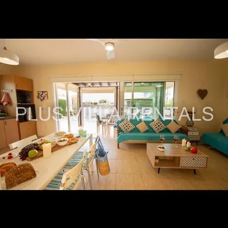 4 In Ayia Thekla * أيا نابا